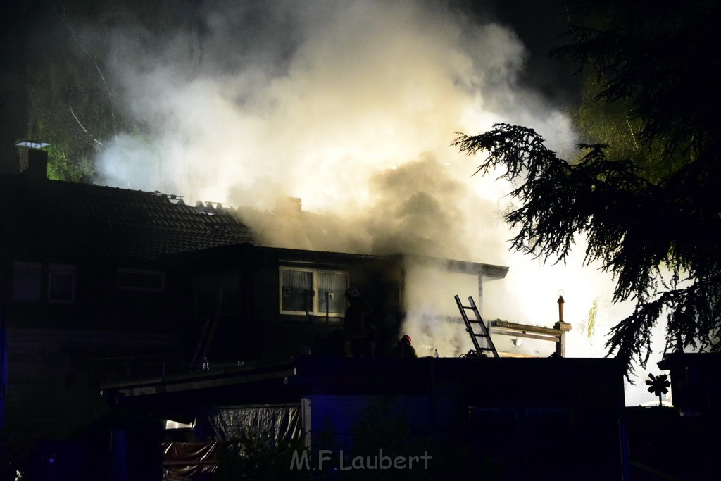 Grossfeuer Einfamilienhaus Siegburg Muehlengrabenstr P0075.JPG - Miklos Laubert